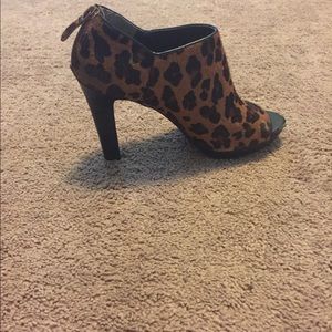 Banana Republic Cheetah/leopard Pumps. 8.5.